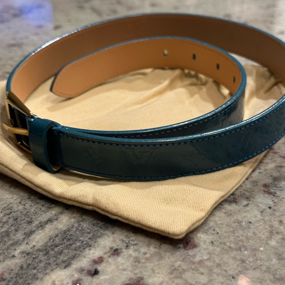 NEW; Louis Vuitton Phoenix 25MM Monogram Vernis patent leather belt in turquoise - Picture 14 of 15